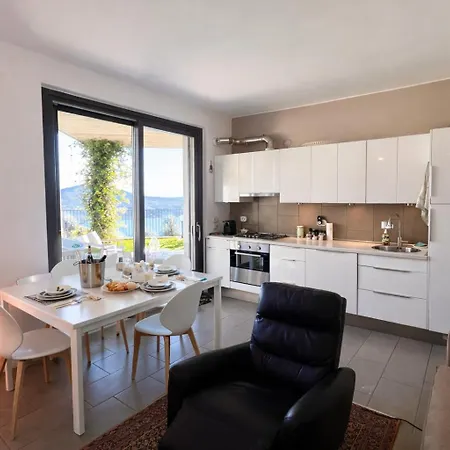 Appartamento Panoramic View Private Garden & Relaxation Massino Visconti
