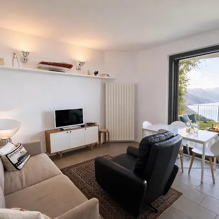 Appartamento Panoramic View Private Garden & Relaxation Massino Visconti
